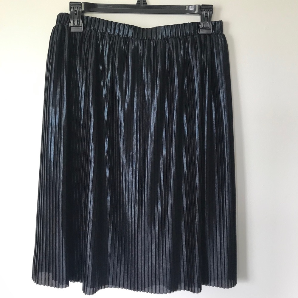 Loft Midi black skirt NWT Small